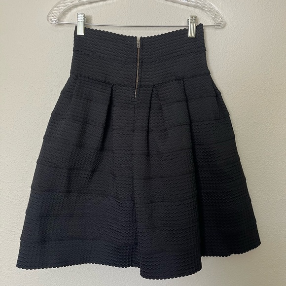 A-line black skirt - Picture 2 of 6